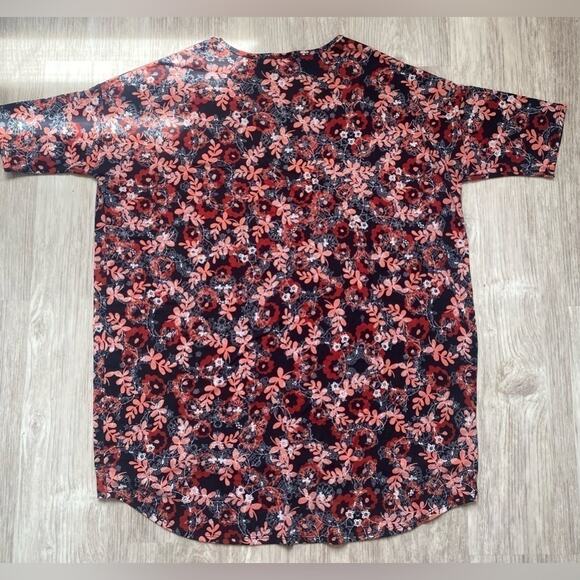 LuLaRoe | Women's Black Red Floral Short Sleeve Top | Large - Picture 2 of 3
